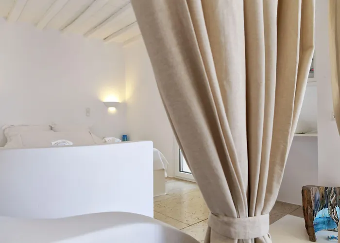 La Maison Blanche Hotel